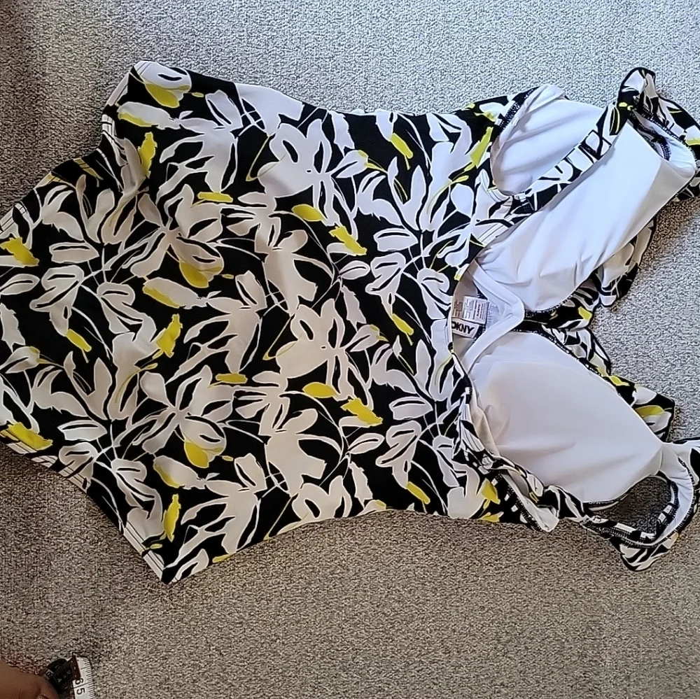 DKNY  Women Floral  Piece Swimsuit - Black, White, Yellow Size XL